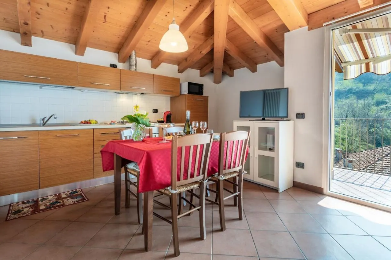 Apartment Mansarda Sole E Lago Lierna Italy