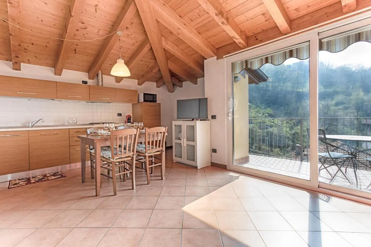 Apartment Mansarda Sole E Lago Lierna Italy