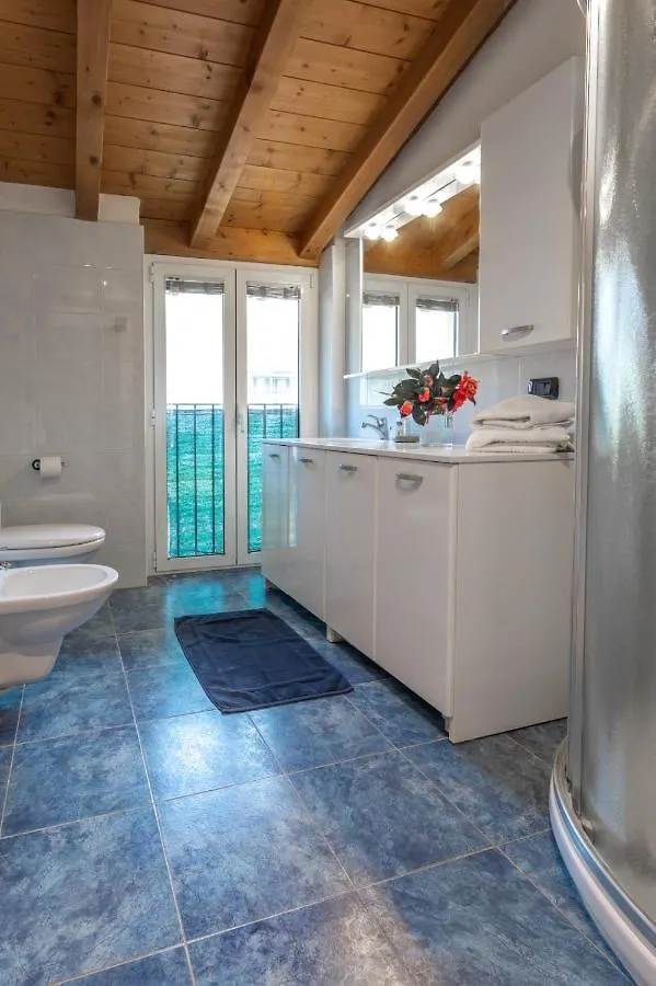 Apartment Mansarda Sole E Lago Lierna Italy
