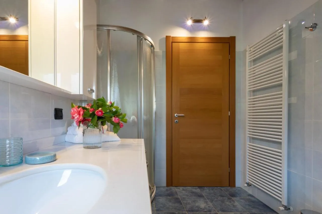 Apartment Mansarda Sole E Lago Lierna