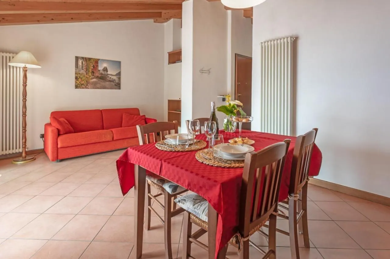 Apartment Mansarda Sole E Lago Lierna
